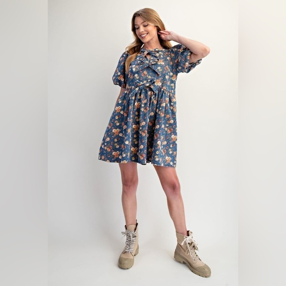 easel denim dress Easel Long Sleeve Washed Denim Dress – The Colony Shop main image 0